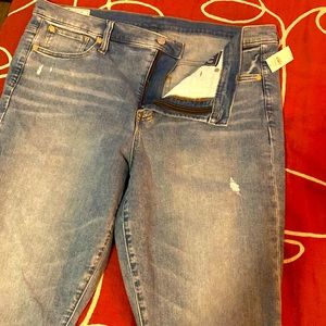 Gap womens “true skinny high rise” jeans. Stretch Material